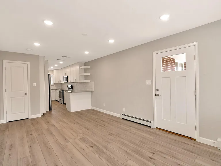 1641 S Sherman St — Photo 9