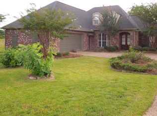 20 E Chanticleer Dr, Hattiesburg, MS 39402