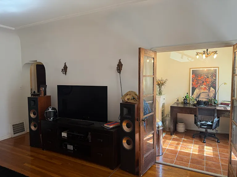 325 S Cochran Ave #103 — Photo 6