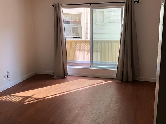 4th image of 230 Fair Oaks St