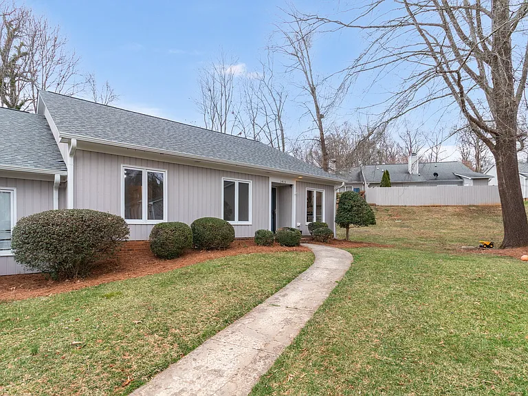 1413 Grantland Pl — Photo 1