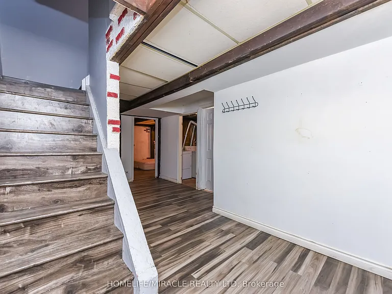 72 Carleton Pl #72 — Photo 41