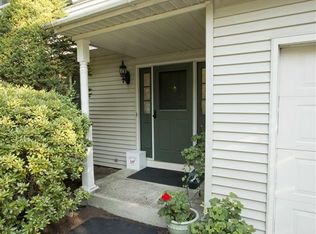 20 Penn Ln, Glenmont, NY 12077