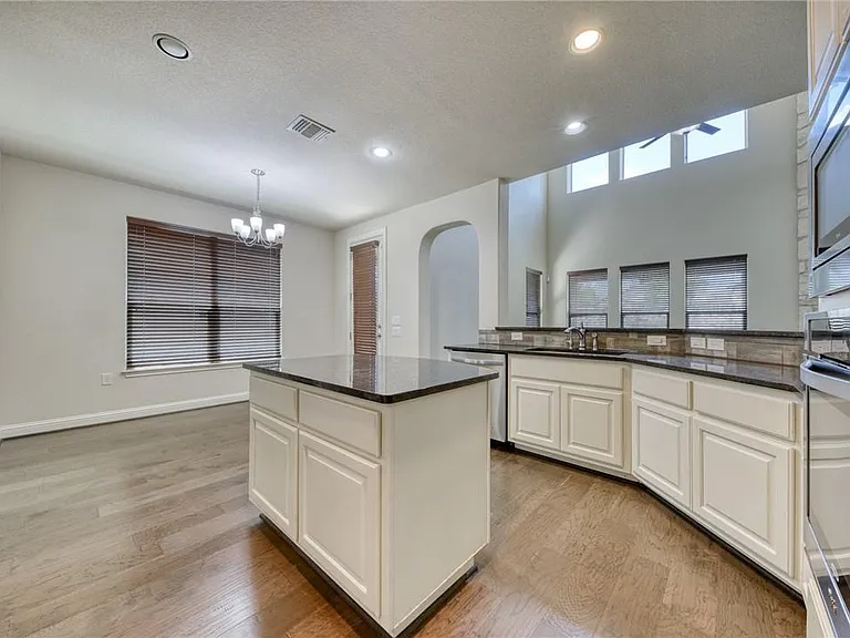 14204 Tyburn Trl — Photo 9