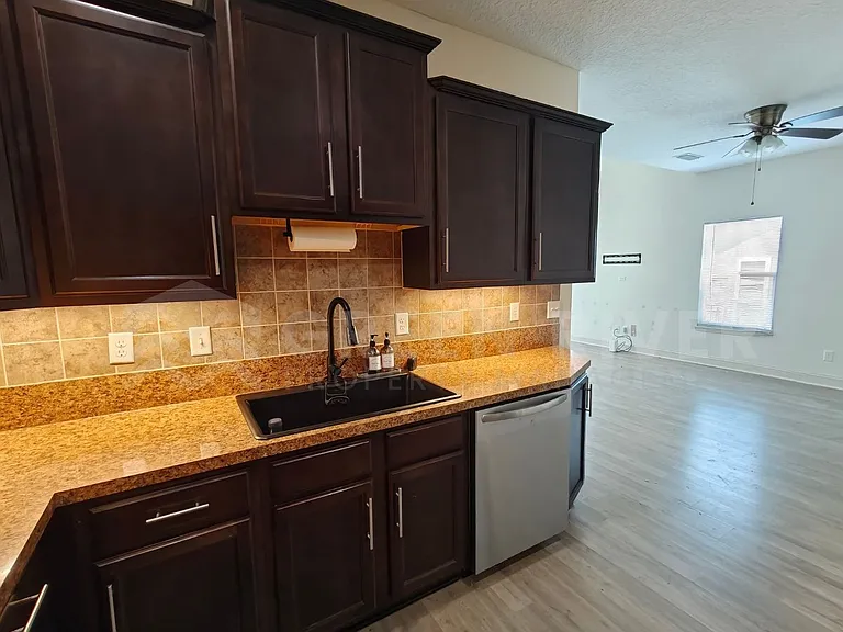 3107 Zeyno Dr — Photo 10