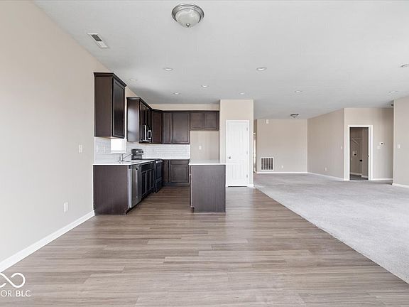 5th image of 8126 Milender Blvd