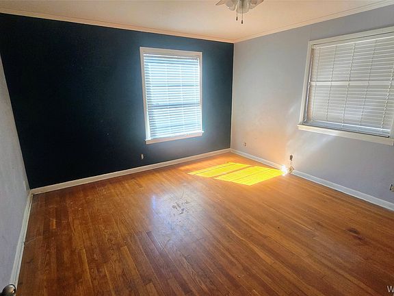 4th image of 300 Johnson St