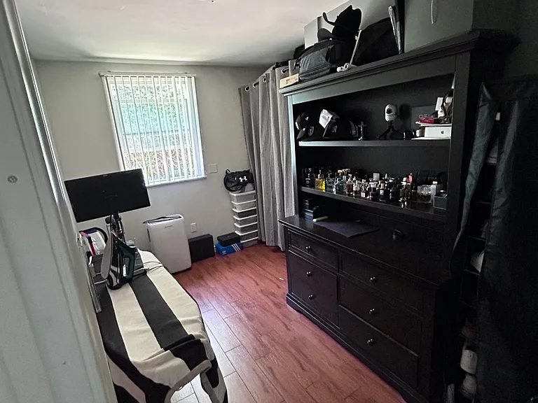 17720 Kingsbury St — Photo 7