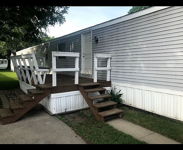 1st image of 132 Oriole St