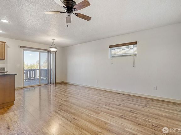 5th image of 1402 NE 71st Drive
