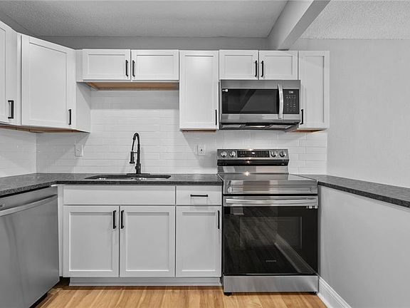 4th image of 1501 W 25th Ct APT C4