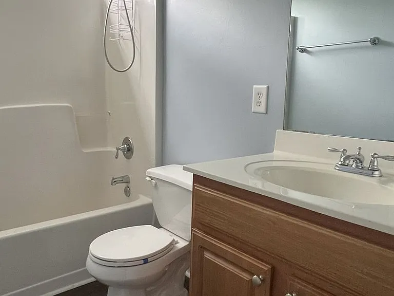 783 Hay River St — Photo 23