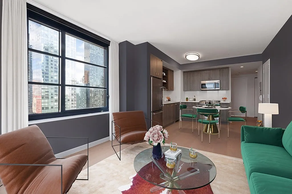 515 West 38th Street — Photo 3