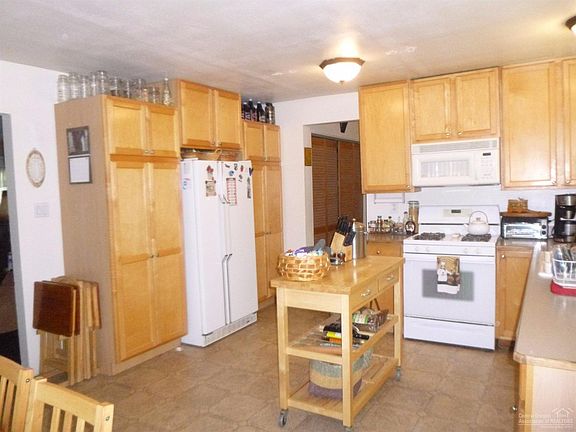 2nd image of 1121 NW 10th St