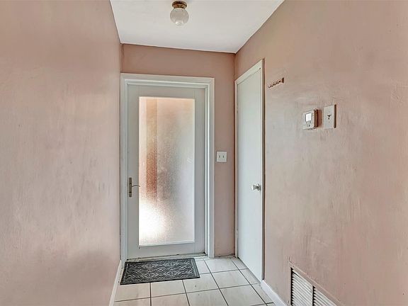 4th image of 301 NW 186th Street
