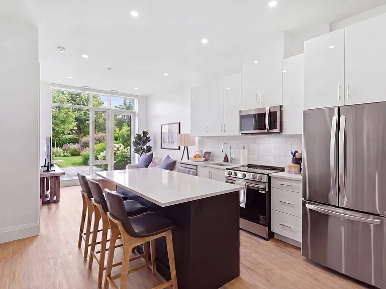 410 Westhaven St — Photo 14