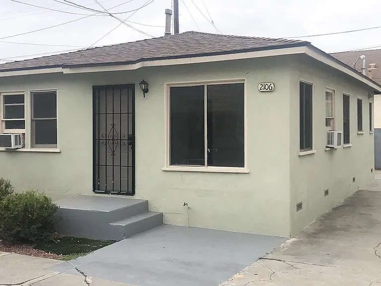 2106 N Vallejo St — Photo 1