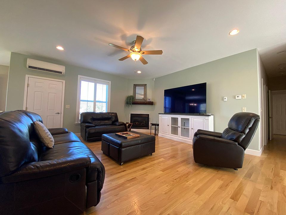 1st image of 330 Lake Dr