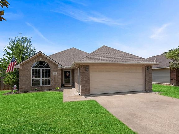 3rd image of 115 Lonesome Dove Dr
