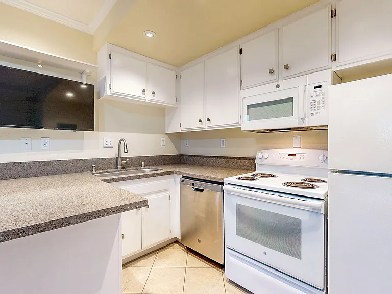 1133 Edwards St — Photo 10