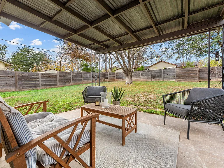 8508 Bradford Dr — Photo 23