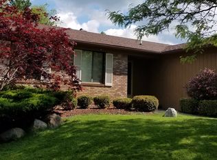 3080 Shewbird, Wixom, MI 48393
