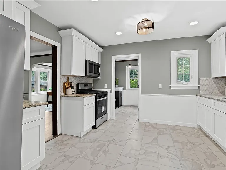 312 McKinley Ave #WHOLE HOUSE — Photo 13