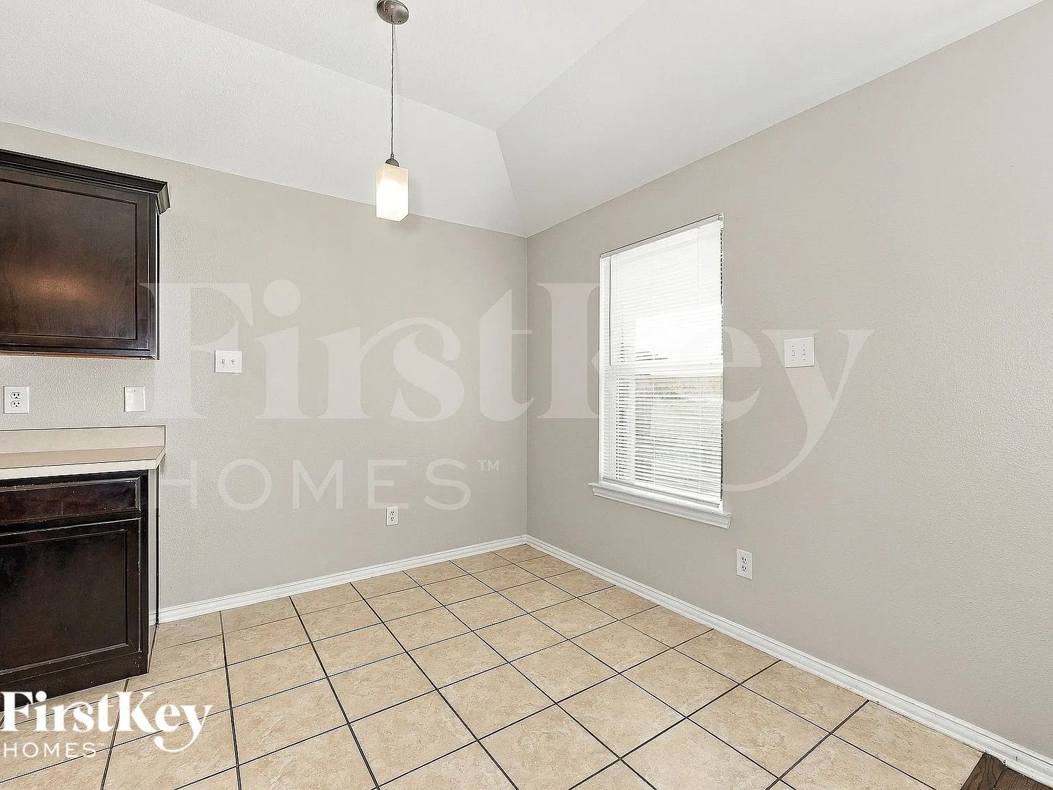 3 bed, 2.0 bath, 1345 sqft, $1,695 — Photo 4