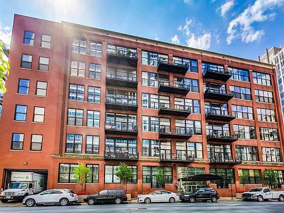 5th image of 510 W Superior St #123