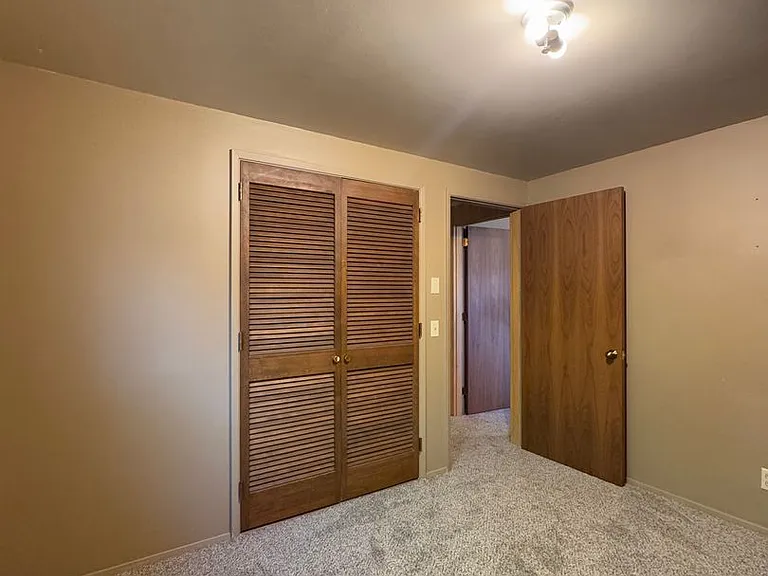 1001 N Brooklane St — Photo 37