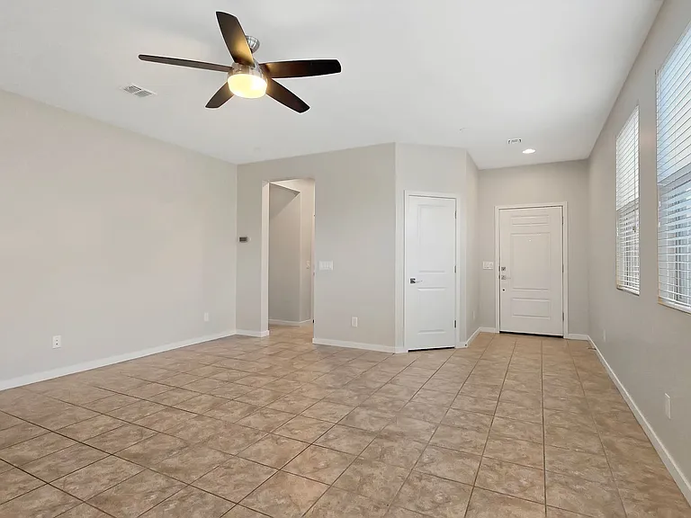 21398 W Holly St — Photo 3