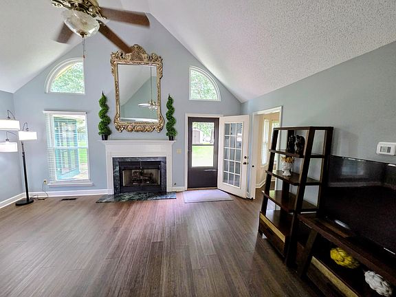 2nd image of 636 Pine Brow Trl