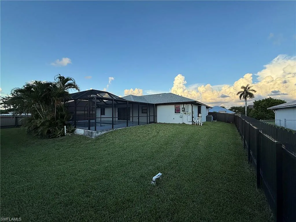 3 bed, 2.0 bath, 1605 sqft, $3,000 — Photo 4