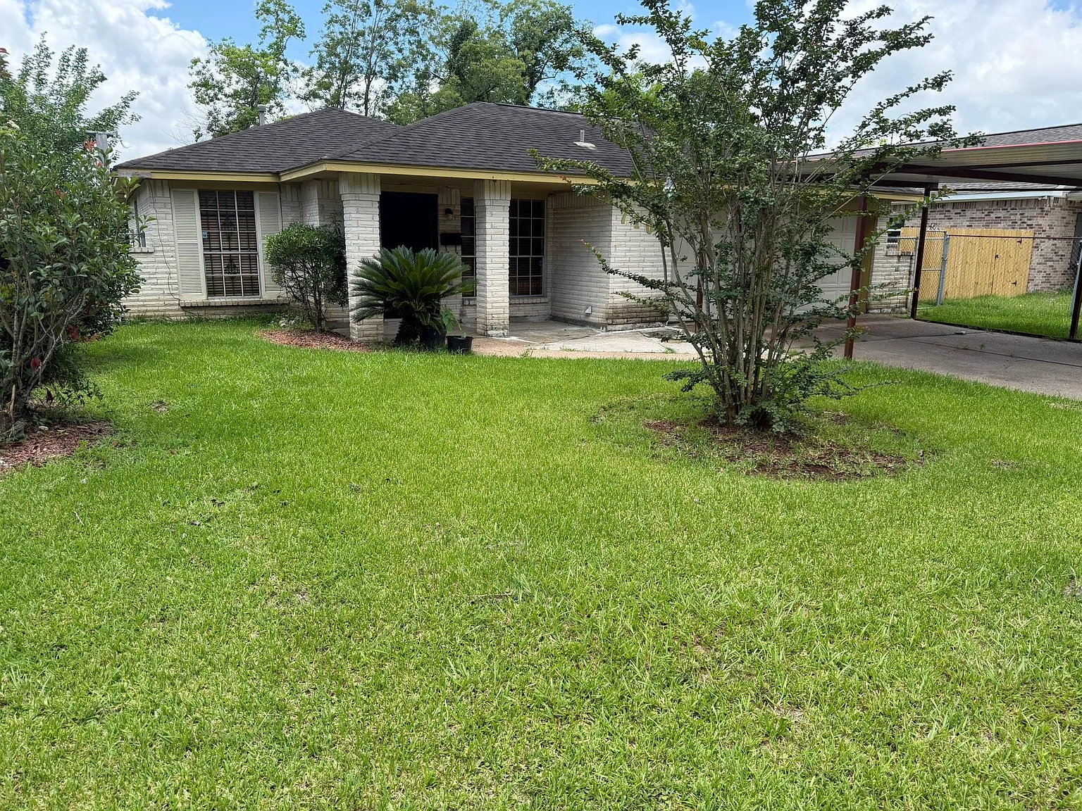 3 bed, 1.5 bath, 992 sqft, $1,700 — Photo 2