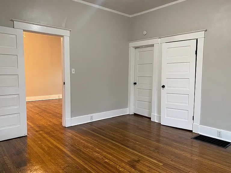 1936 E McLemore Ave — Photo 5