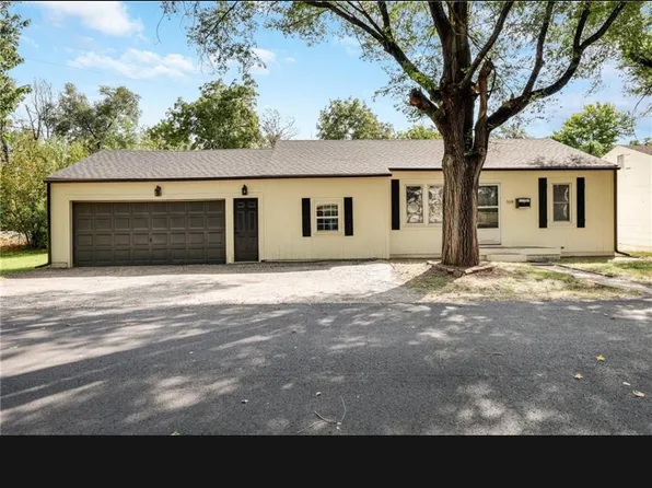 (undisclosed Address), Blue Springs, MO 64015