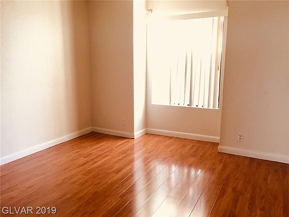 5th image of 3217 Opera Dr #0