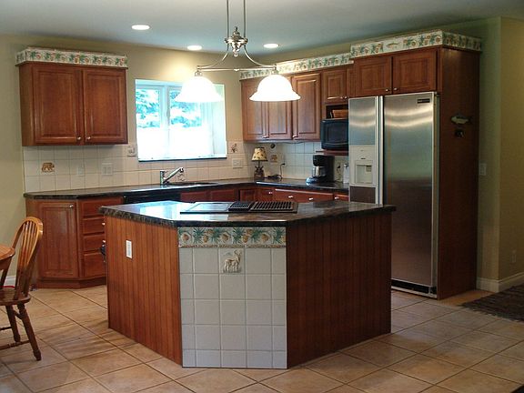 Island Kitchen with Granite