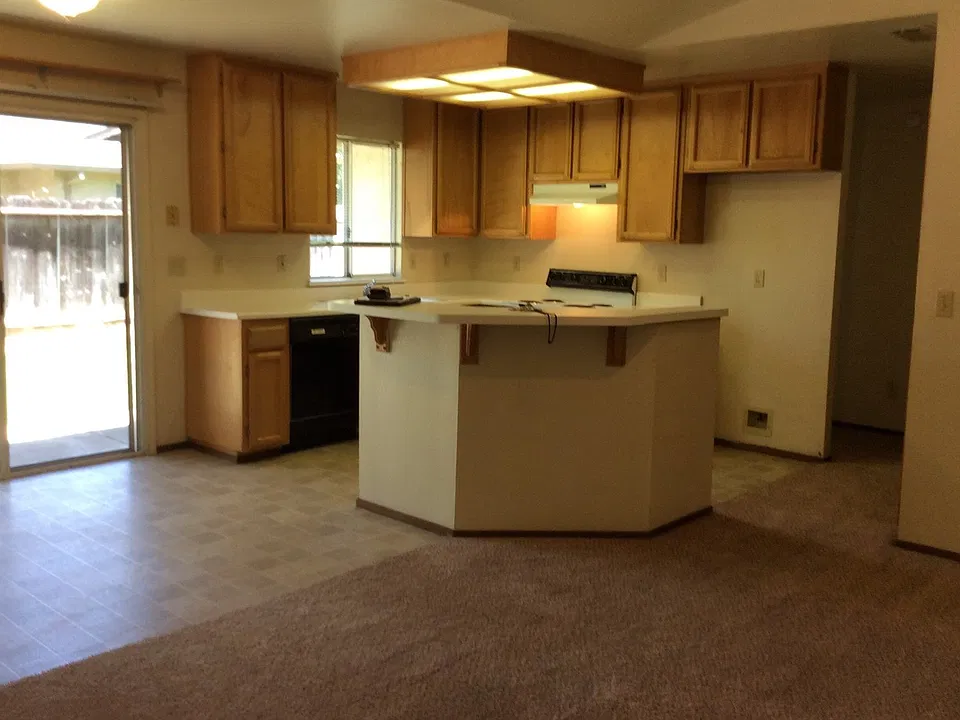 240-256 Arden Ave