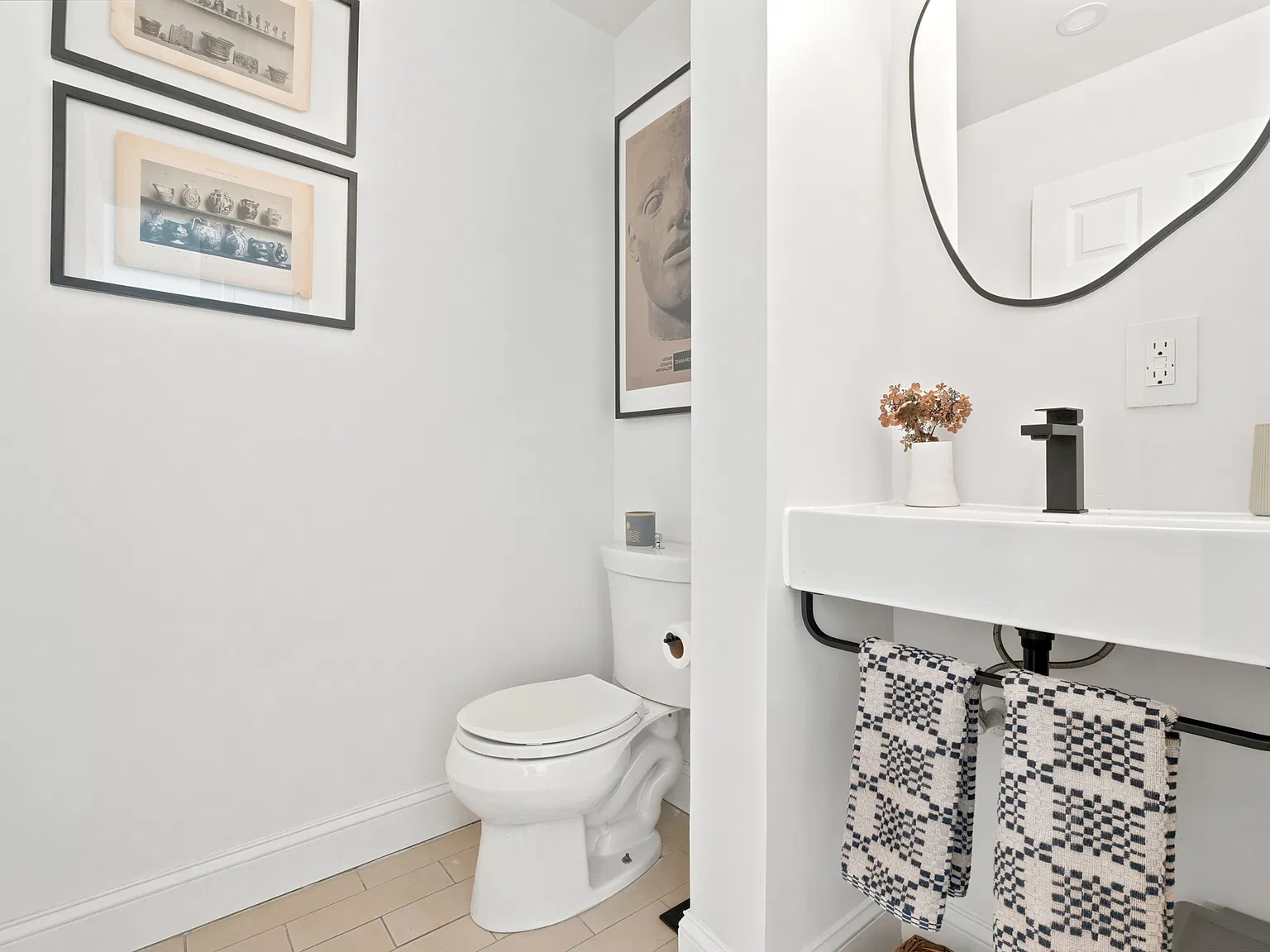 2 bed, 1.5 bath, 1200 sqft, $2,950 — Photo 2