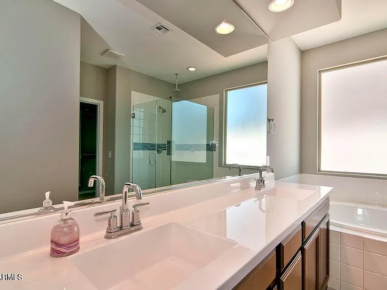 6303 S 24th Pl — Photo 17
