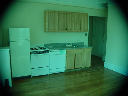 Rented by Maximo Properties | media 9