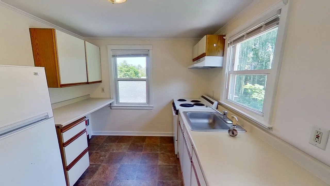 225 S Allen Street - 2L — Photo 4