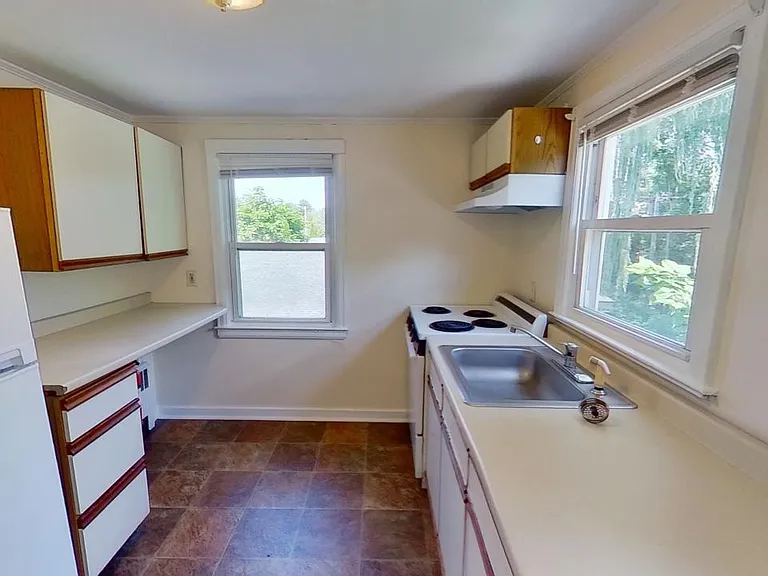 225 S Allen St #2L — Photo 4