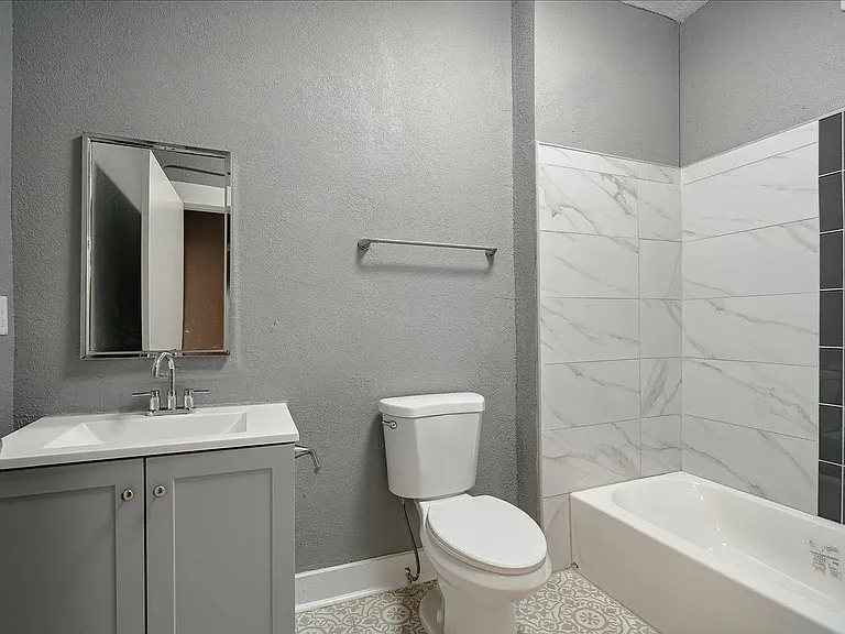 156 N Tucker St — Photo 6