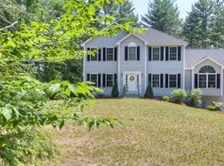 33 Hopkins Rd, New Boston, NH 03070
