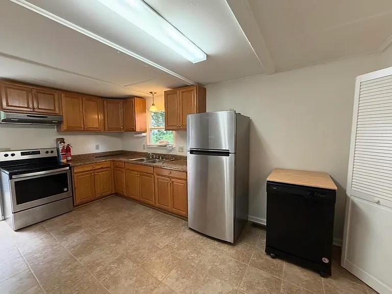 485 White Pine Dr — Photo 8