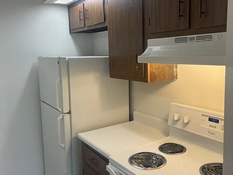 1034-1038 Cherry Dr — Photo 7