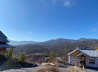 1010 Elm Rd, Gatlinburg, TN 37738