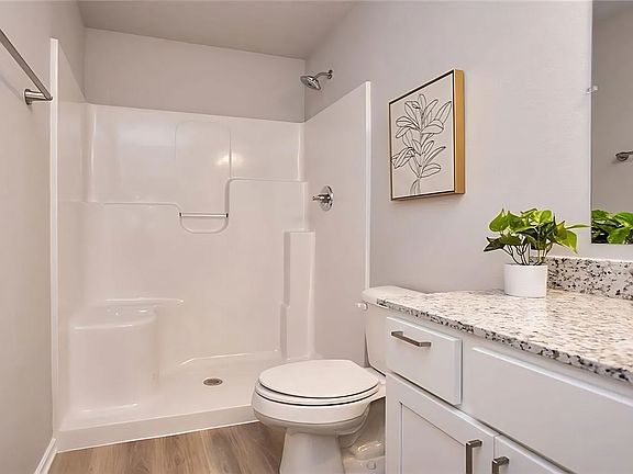 5th image of 256 NW Common Pl